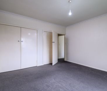 Spacious 3-Bedroom Home in Prime Location - Photo 4