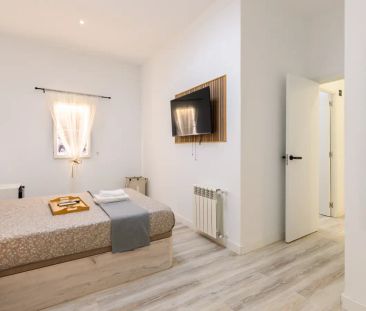 Room in a shared 10-bedroom apartment for rent in Palacio. - Photo 5