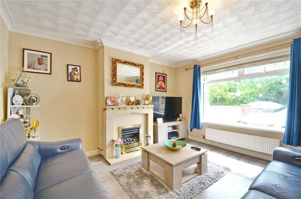 4 bedroom semi-detached house to rent - Photo 1