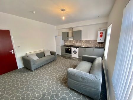 Room in a Shared Flat, Anfield, L4 - Photo 2