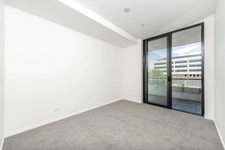 Two-Bedroom Apartment with Stunning Views - Photo 2