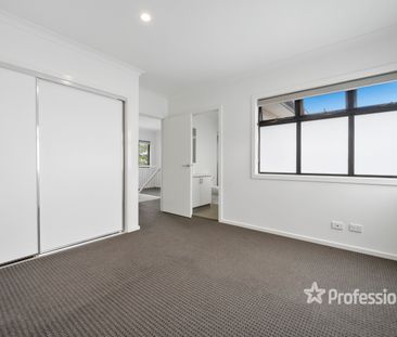 10/37 Latham Street, Werribee VIC 3030 - Photo 4