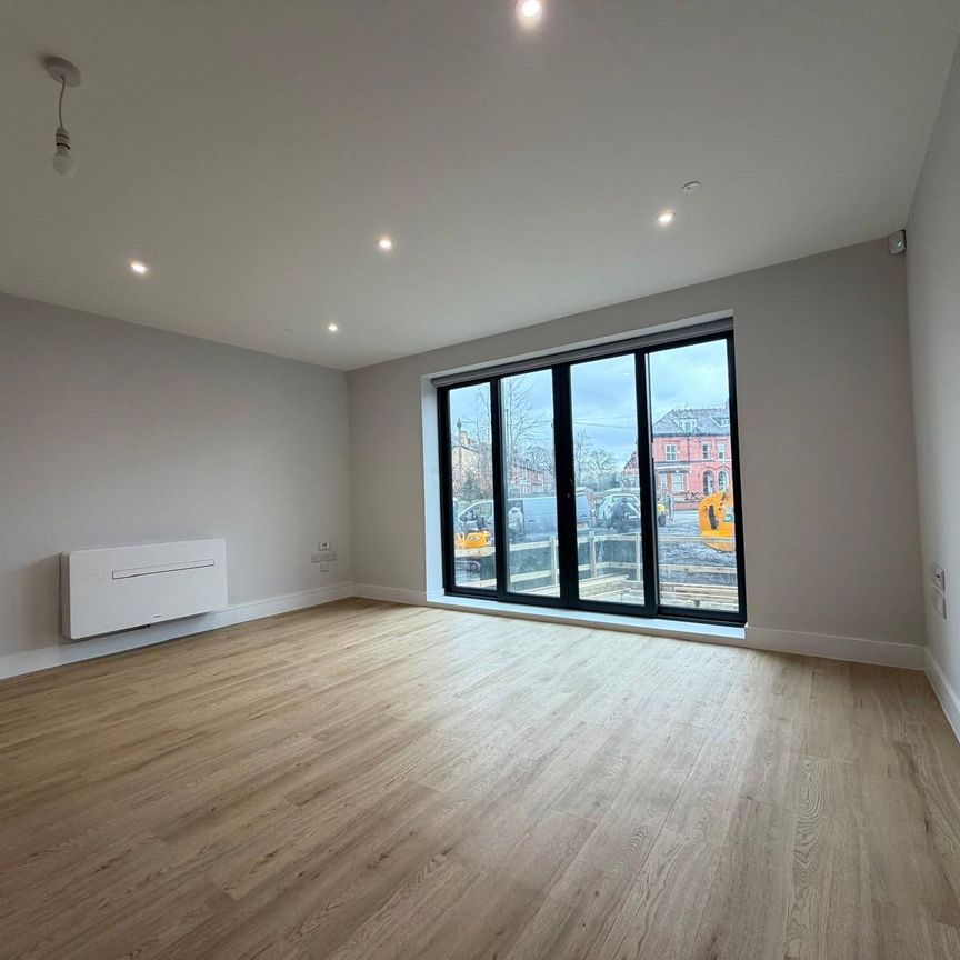 402 Wilmslow Road, Manchester, Greater Manchester, M20 3BN - Photo 1