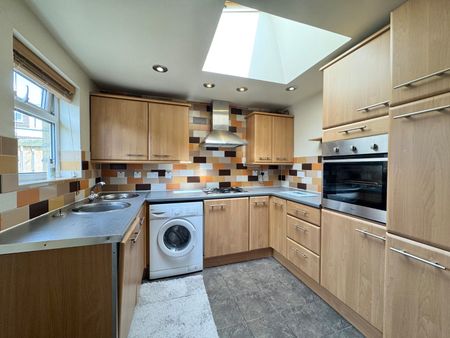2 bedroom terraced house to rent - Photo 5