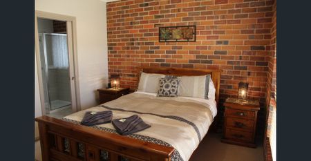 Spacious Furnished 3 Bedroom Self Contained Townhouse - Photo 4