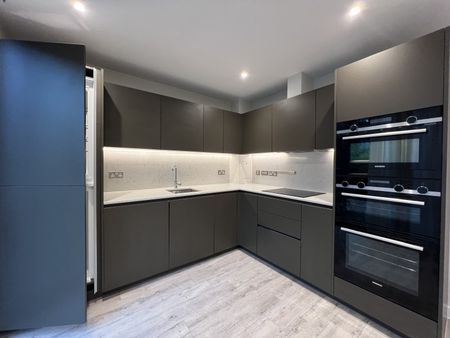 6 Murray Green, Woking - 3 bedrooms Property for lettings - Seymours - Photo 5