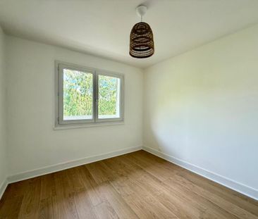 Location Appartement 3 pièces 77m² ST MAUR DES FOSSES 94100 - Photo 4