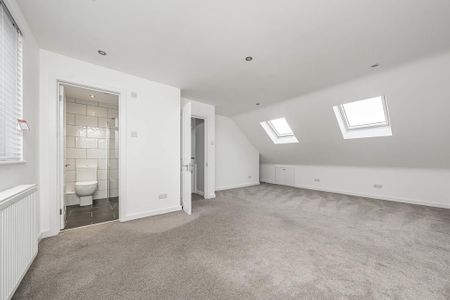 4 bedroom terraced house to rent - Photo 5