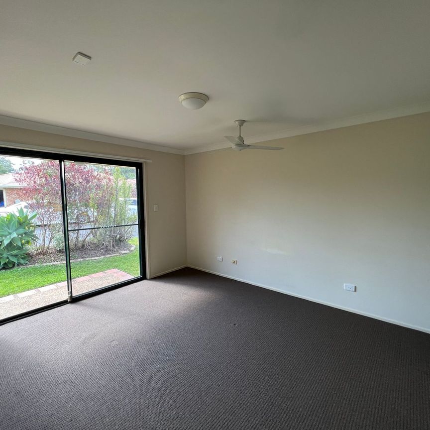 THREE BEDROOM HOME IN QUIET STREET - Photo 1