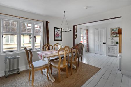 3 bedroom apartment to rent - Photo 2