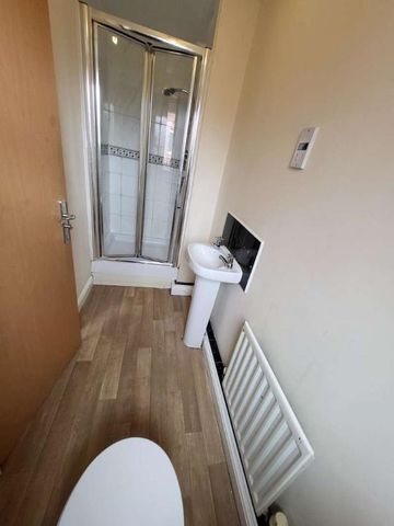 Yew Street, Hulme, Manchester, M15 - Photo 2