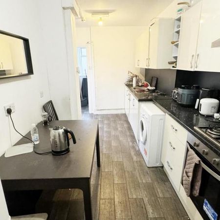 House share to rent - Photo 3