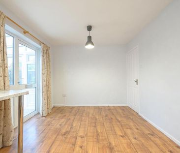 3 bedroom detached house to rent - Photo 2