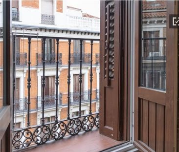 madrid, Community of Madrid 28013 - Photo 2