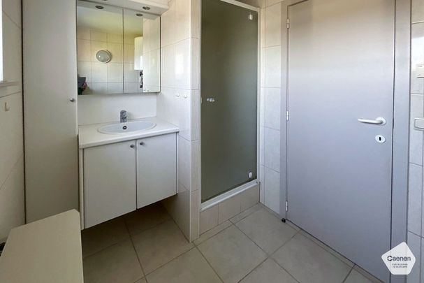 ZONNIG APPARTEMENT IN HET HARTJE VAN WAARDAMME met 2 slaapkamers. - Photo 1