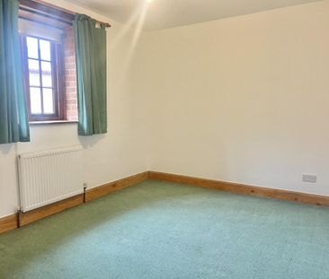 3 bedroom semi-detached house to rent - Photo 3