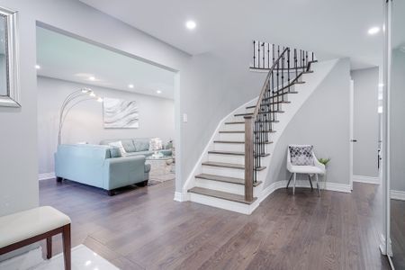 For Lease - 10 Maplewood Drive, Whitby, Ontario - Photo 3