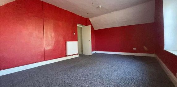 High Street, Winterbourne, Bristol, Gloucestershire, BS36 - Photo 2