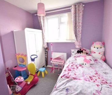 Julius Gardens, Luton, LU3 - Photo 4