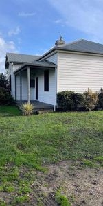 Charming 3-Bedroom Country-Style Home – $330 per week - Photo 4