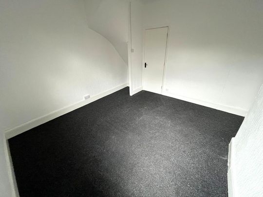 3 bedroom end of terrace house to rent - Photo 1