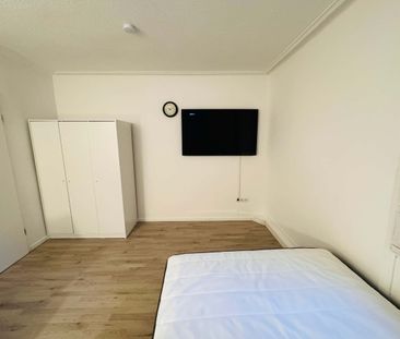 Room in Reichenbachstraße, Stuttgart for 18 m² with 5 bedrooms - Photo 6