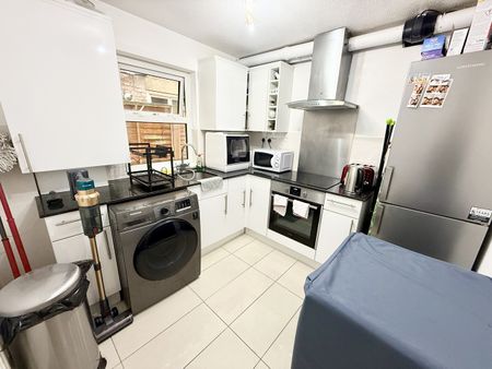 2 Bed Flat, Bedford Hill, SW12 - Photo 4