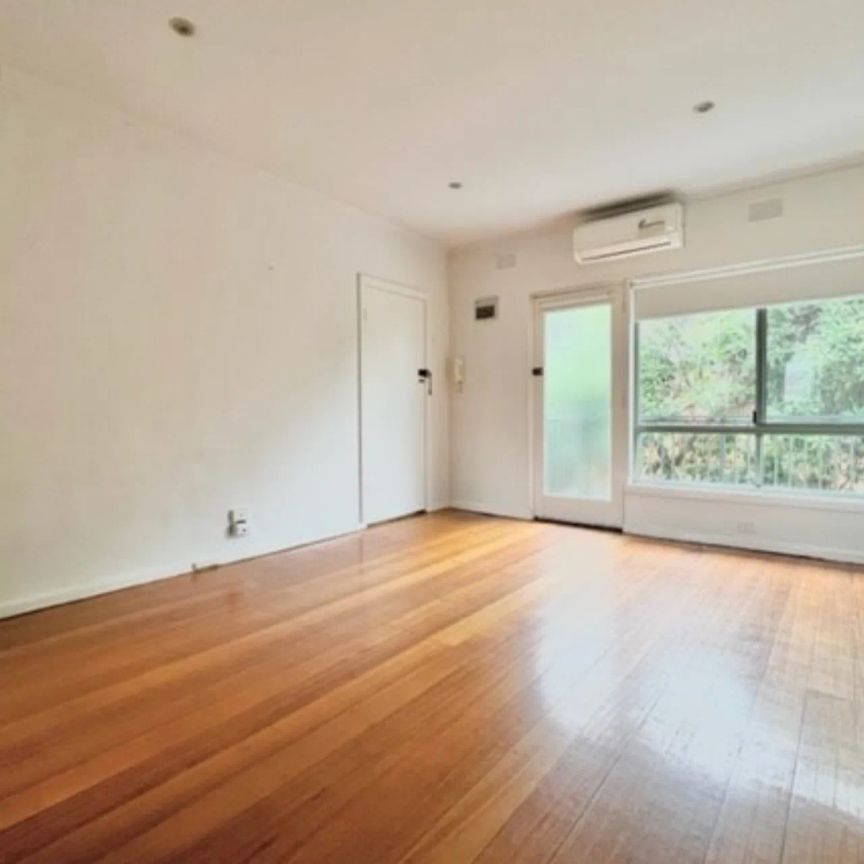 Great property in perfect location. - Photo 1