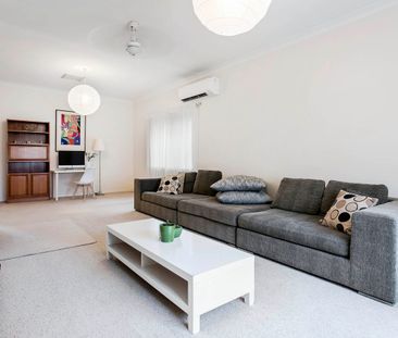 Spacious 3 bedroom family home with excellent undercover entertaini... - Photo 1