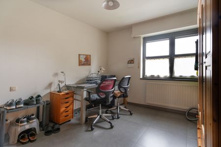 APPARTEMENT MET 2 SLPKS EN 2 GARAGES OP 1e VERD. - Photo 4