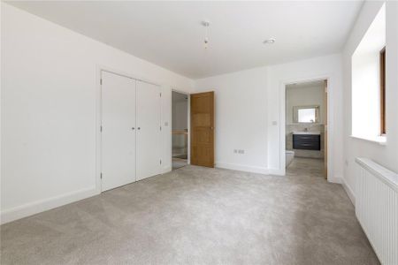 4 bedroom detached house to rent - Photo 3