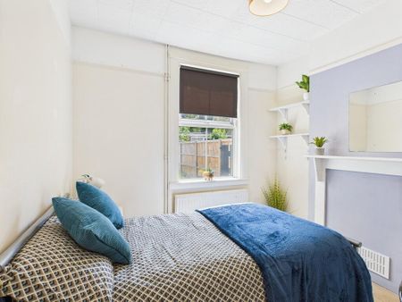 4 bedroom terraced house to rent - Photo 5