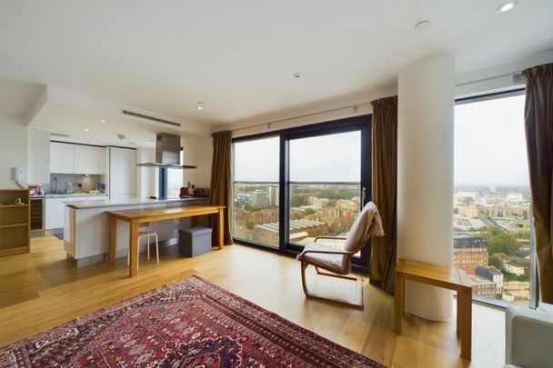 2 bedroom Flat To Let - Photo 1