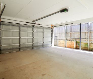 WELCOME TO 25 BAUHINIA STREET - WHERE COASTAL COMFORT MEETS EVERYDA... - Photo 4