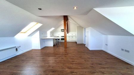 3 bedroom semi-detached house to rent - Photo 5