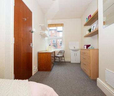 5 bedroom terraced house to rent - Photo 4