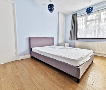 4 bedroom semi-detached house to rent - Photo 5