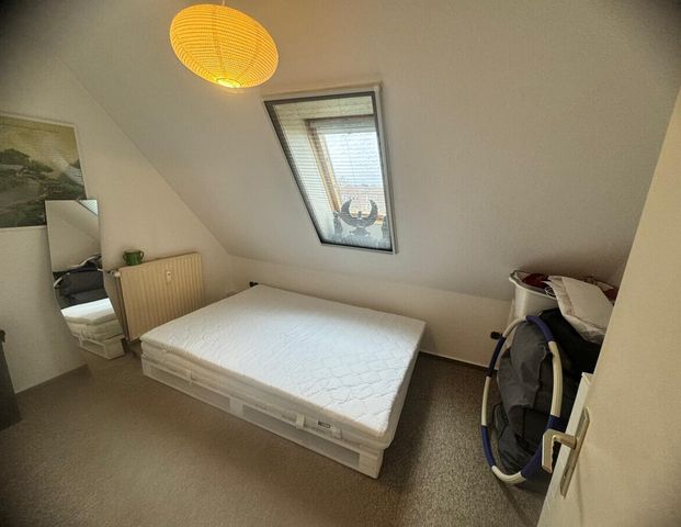 Schöne 2-Zi.-Dachgeschosswohnung in Lübeck-St. Lorenz-Nord (Nähe Bahnhof) - Photo 1