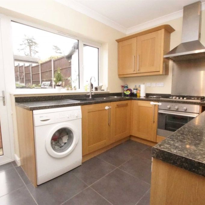 2 bed House for rent - Photo 1