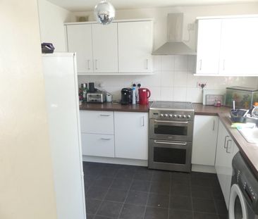 3 Bed Flat, Lower Broughton Road, M7 - Photo 6