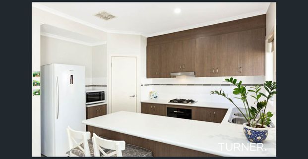 Modern Townhouse in the Heart of Brompton - Photo 1