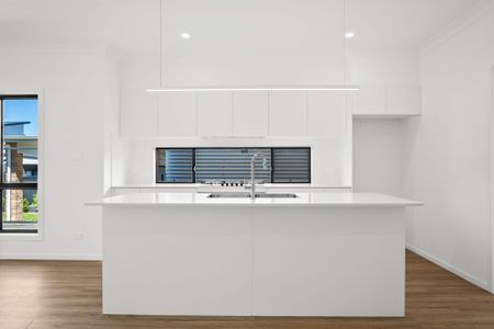 Beautiful 3 Bedroom Home - Photo 4