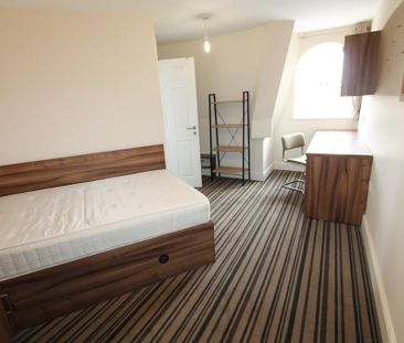 6 bedroom flat to rent - Photo 4