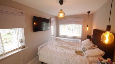 4 bedroom semi-detached house to rent - Photo 3