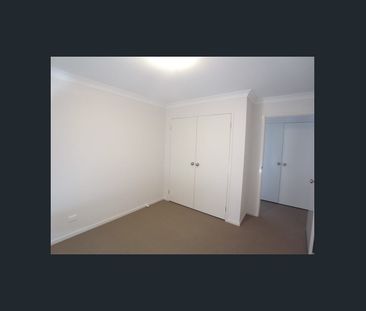 Spacious Family Living in Eastbrook Links - Photo 2