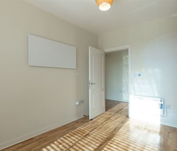 The Crescent, Park West, Dublin 12 - Photo 1