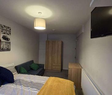 Chertsey Close, LU2 - Photo 5