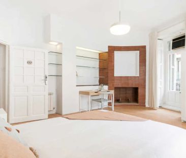 Room in a shared 7-bedroom apartment for rent in Universidad - Photo 2