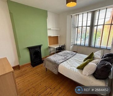 1 bedroom in a house share to rent - Photo 3