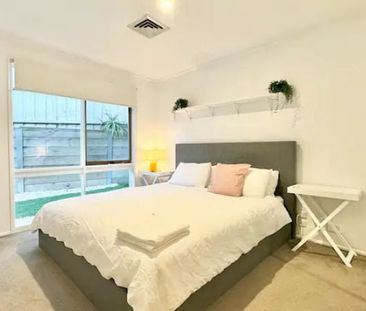 FULLY FURNISHED COASTAL CHARM! - Photo 4